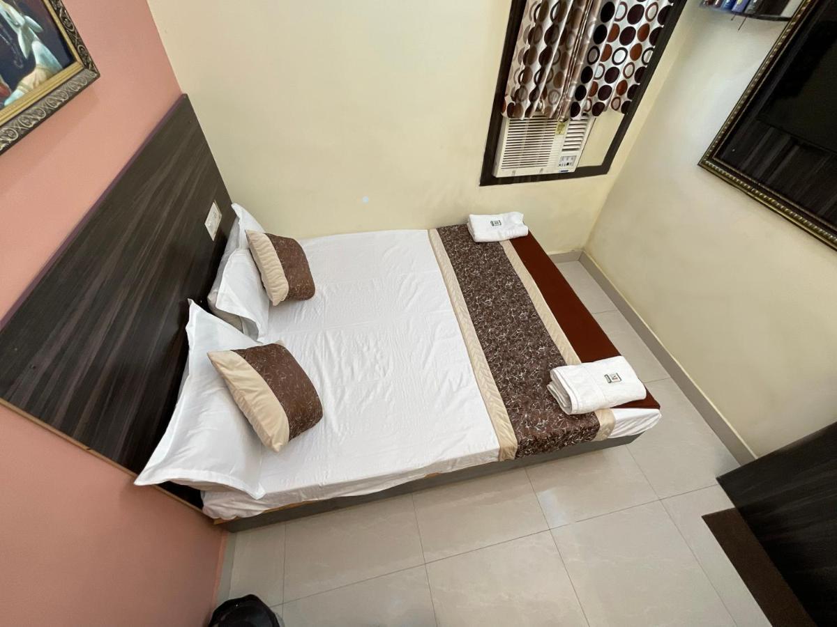 Vrindavan Comfort Inn Haiderabad Buitenkant foto