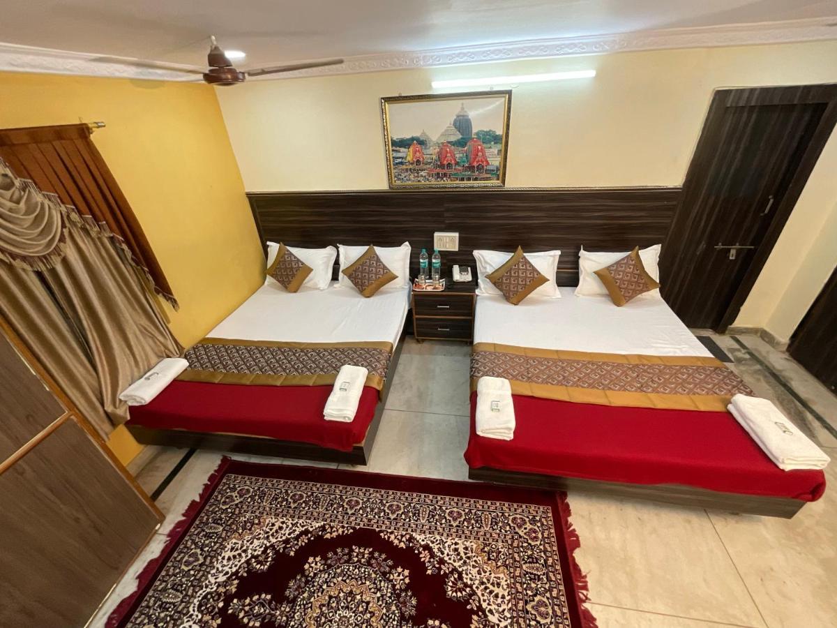 Vrindavan Comfort Inn Haiderabad Buitenkant foto